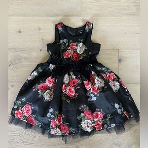 Formal floral black dress in 5T